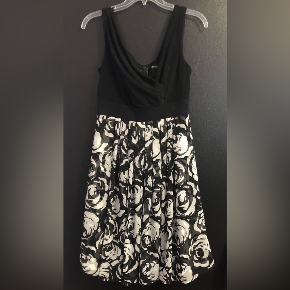 WHBM Black & White Floral Fit-and-Flare Dress - Picture 2 of 5